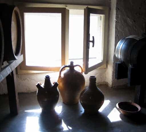 balsamic-vinegar-pottery