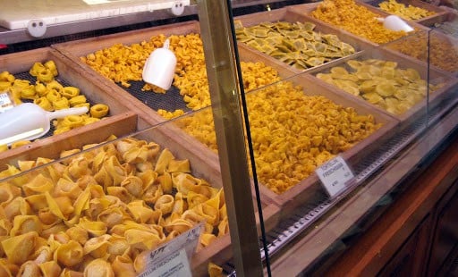 bologna-pasta-counter