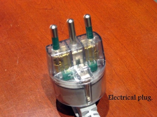 italian-electrical-plug