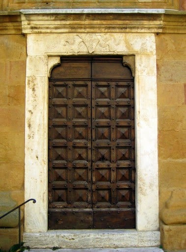 montalcino-church-doorway