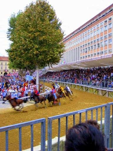 palio-di-asti-bareback-horse-race-9